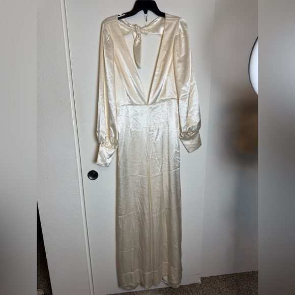 $395 sexy Free People Nadia champagne wide leg deep v neck satin Jumpsuit 12 - Picture 5 of 11